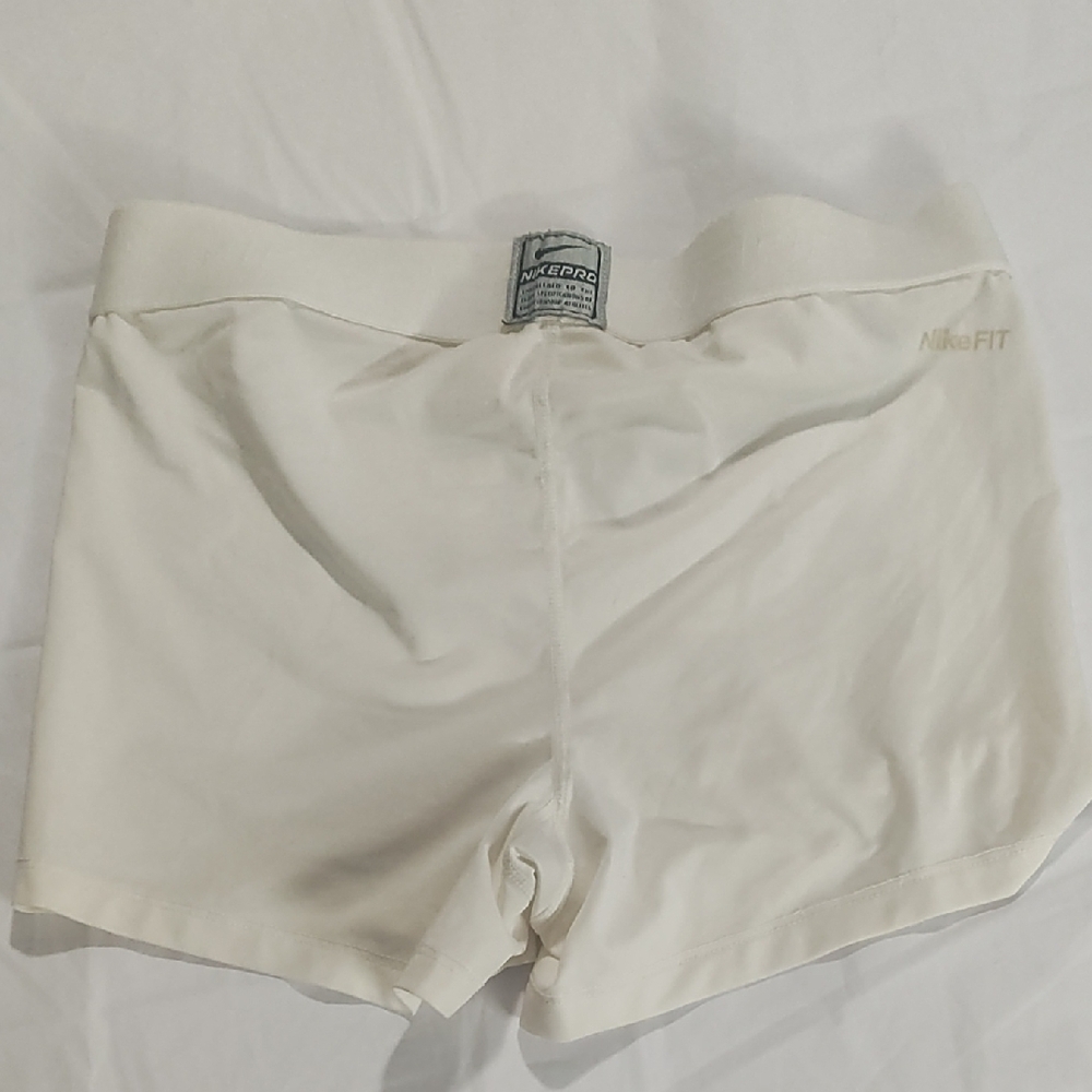 Nike Black and‎ White Athletic Shorts Moisture-Wicking Performance - Picture 6 of 9